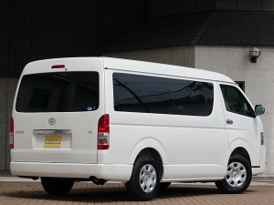 ハイエースワゴン4型ハイエースワゴン4WD車中泊コンプリート
