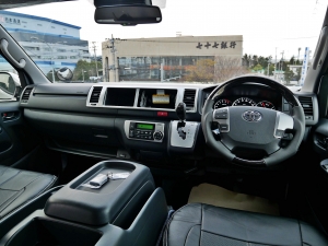 ハイエースワゴン4型ハイエースワゴン4WD車中泊コンプリート