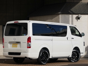ハイエースバン新車アウトレット4型　ダークプライム2　ディーゼル