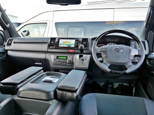 ハイエースバン新車アウトレット4型　ダークプライム2　ディーゼル
