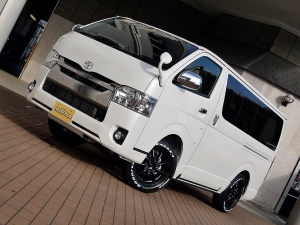 ハイエースバン新車アウトレット4型　ダークプライム2　ディーゼル