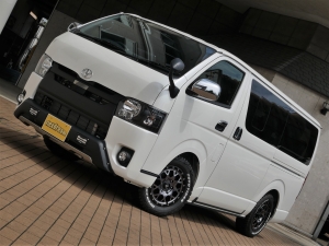 ハイエースバン新車アウトレット4型　ダークプライムⅡ　ディーゼル