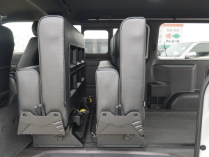 ハイエースバン新車アウトレット4型　ダークプライムⅡ　ディーゼル
