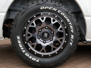 ハイエースバン新車アウトレット4型　ダークプライムⅡ　ディーゼル