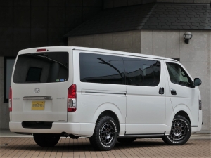ハイエースバン新車アウトレット4型　ダークプライムⅡ　ディーゼル