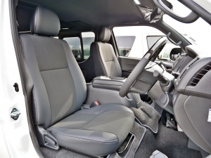 ハイエースバン新車アウトレット4型　ダークプライムⅡ　ディーゼル