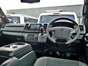 ハイエースバン新車アウトレット4型　ダークプライムⅡ　ディーゼル