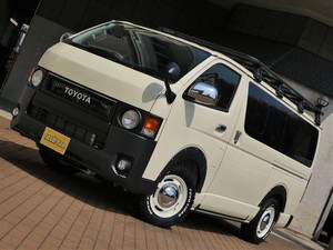 ハイエースバン丸目ハイエース　４ナンバー８人乗り　車中泊
