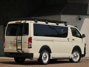 ハイエースバン丸目ハイエース　４ナンバー８人乗り　車中泊