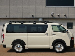 ハイエースバン丸目ハイエース　４ナンバー８人乗り　車中泊