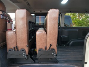 ハイエースバン丸目ハイエース　４ナンバー８人乗り　車中泊