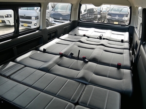 ハイエースワゴン新車アウトレット4型ハイエースワゴン4WD車中泊コンプリート