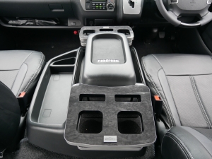 ハイエースワゴン新車アウトレット4型ハイエースワゴン4WD車中泊コンプリート
