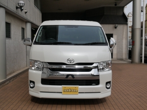 ハイエースワゴン新車アウトレット１０人乗り　３列シート　前向き８人乗り　車中泊