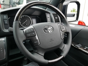 ハイエースバン一部改良型　新型ハイエース　即納車