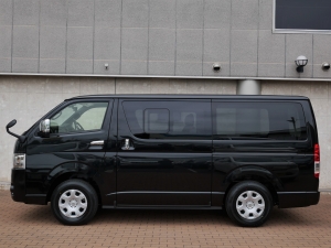 ハイエースバン一部改良型　新型ハイエース　即納車