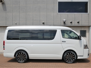 ハイエースワゴンフルフラットシート スライドレール ベットカスタム