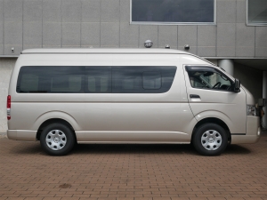 ハイエースバンスパロン　4WD　ディーゼル