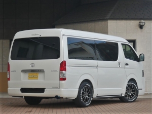 ハイエースバンワイドバン　四駆　車中泊　ベッドキット