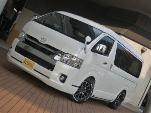 ハイエースバンワイドバン　四駆　車中泊　ベッドキット