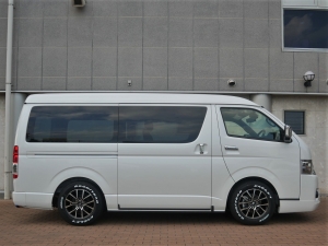 ハイエースバンワイドバン　四駆　車中泊　ベッドキット