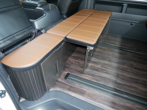 ハイエースワゴン１０人乗り　新車カスタム
