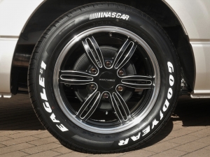ハイエースバンスパロン　4WD　ディーゼル　特設パールホワイト