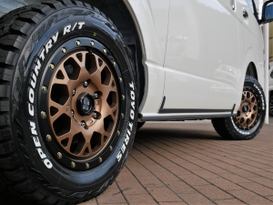 ハイエースバンフローリングフロア　上げ系　 特別仕様車