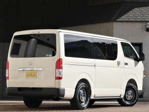 ハイエースバン丸目カスタム　イエロー　ネオクラシック