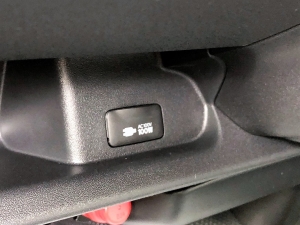 ハイエースバンスパロン　4WD　ディーゼル　特設パールホワイト