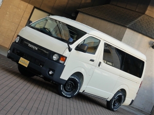 ハイエースワゴン１０人乗り　丸目換装FD-classicカスタム