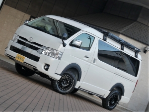 ハイエースワゴン１０人乗り　新車カスタム