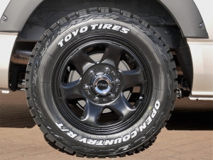 ハイエースバンスパロン　4WD　ディーゼル　特設パールホワイト
