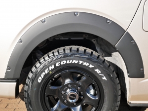 ハイエースバンスパロン　4WD　ディーゼル　特設パールホワイト