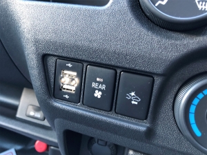 ハイエースバンスパロン　4WD　ディーゼル　特設パールホワイト