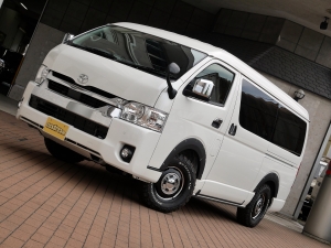 ハイエースワゴン１０人乗り　新車カスタム　ライトキャンピングカー