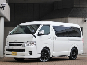 ハイエースワゴン１０人乗り　新車カスタム