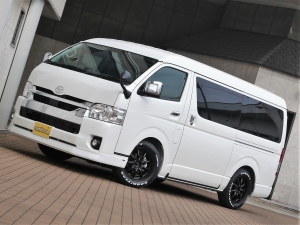 ハイエースワゴン１０人乗り　新車カスタム