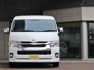 ハイエースワゴン１０人乗り　新車カスタム