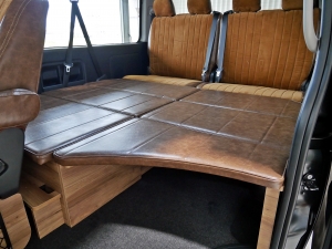 ハイエースワゴン丸目ハイエース　FD-BOXベッド