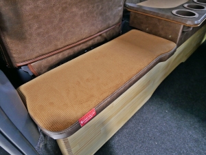 ハイエースワゴン丸目ハイエース　FD-BOXベッド