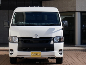ハイエースワゴン１０人乗り　新車カスタム　車中泊　フルフラットベッド