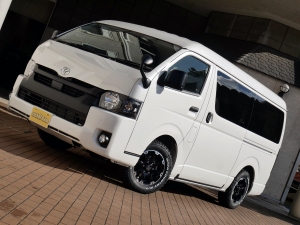 ハイエースワゴン１０人乗り　新車カスタム　車中泊　フルフラットベッド
