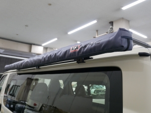 ハイエースバンDX　4WD　ディーゼル　丸目