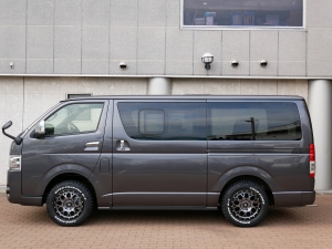 ハイエースバン4ナンバー　8人乗り　車中泊