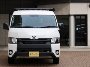 ハイエースワゴン１０人乗り　新車カスタム　車中泊　フルフラットベッド