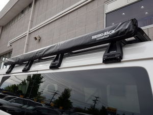 ハイエースワゴン１０人乗り　新車カスタム　車中泊　フルフラットベッド