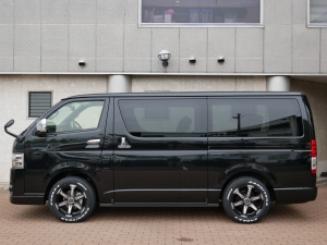 ハイエースバン8人乗り　3列シート　車中泊　災害避難