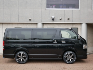 ハイエースバン8人乗り　3列シート　車中泊　災害避難