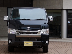 ハイエースバン3列シート　前向き8名乗車　車中泊　災害時避難